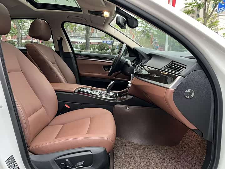 BMW 5-Series 2014 528 Li x Drive Leading — фото 6