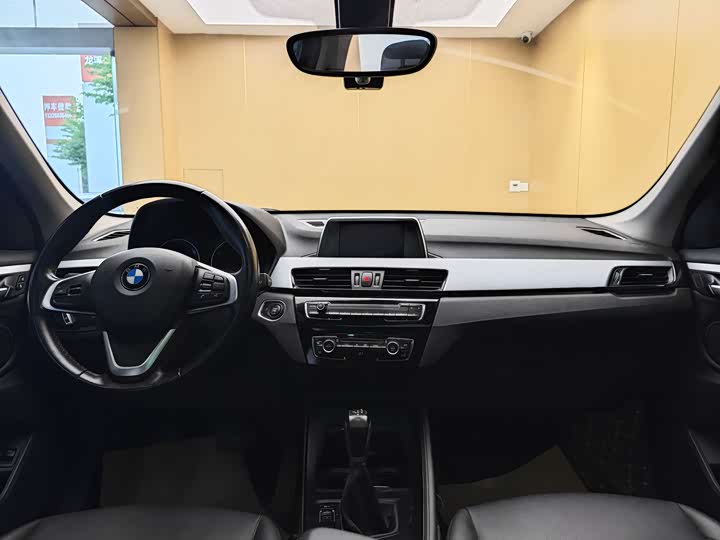 BMW X1 2019 s Drive 20 Li Leading — фото 20