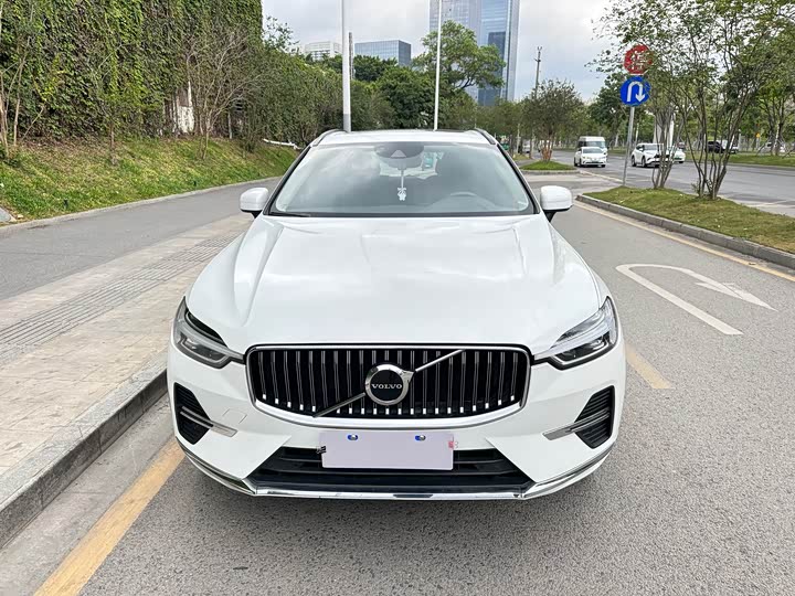 Volvo XC60 2020 T 5 4 WD — фото 1