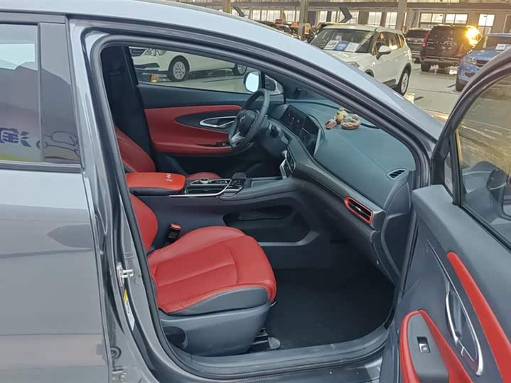 Changan UNI-T 2020 1.5 T Premium — фото 8