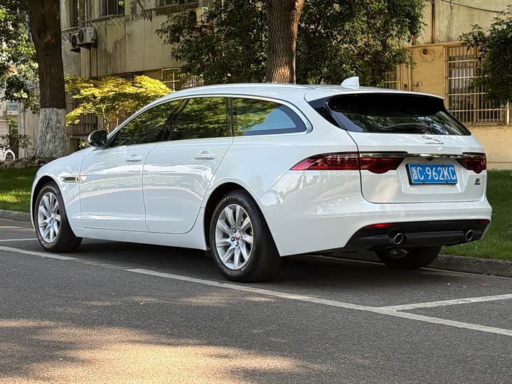 Jaguar XF 2018 XF Sportbrake 2.0 T 250 PS 2 WD — фото 4