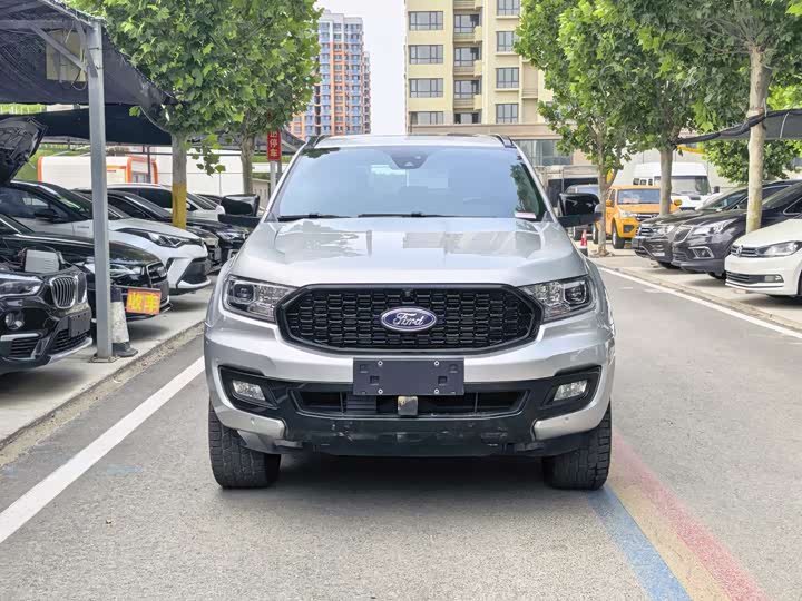 Ford Everest — фото 3