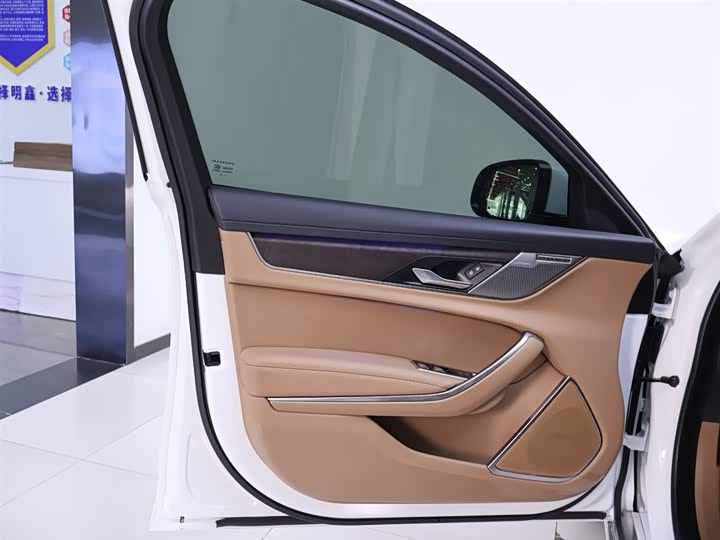 Jaguar XFL 2024 2.0 T P 250 2 WD — фото 18