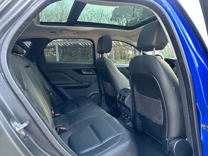 Jaguar F-PACE 2018 2.0 T 4 WD — фото 8