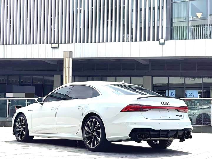 Audi A7L 2022 55 TFSI quattro S-line — фото 9