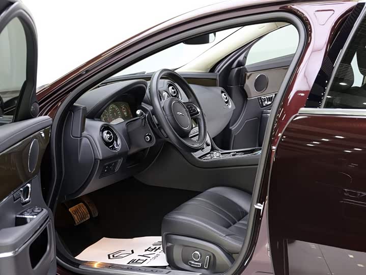 Jaguar XJ 2018 XJL 3.0 SC 2 WD — фото 6