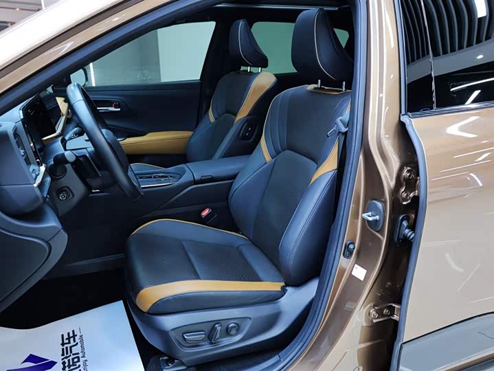 Toyota Sport 2023 2.4 T Sport Cross HEV 4 WD — фото 27