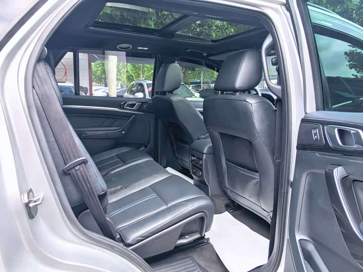 Ford Everest — фото 7