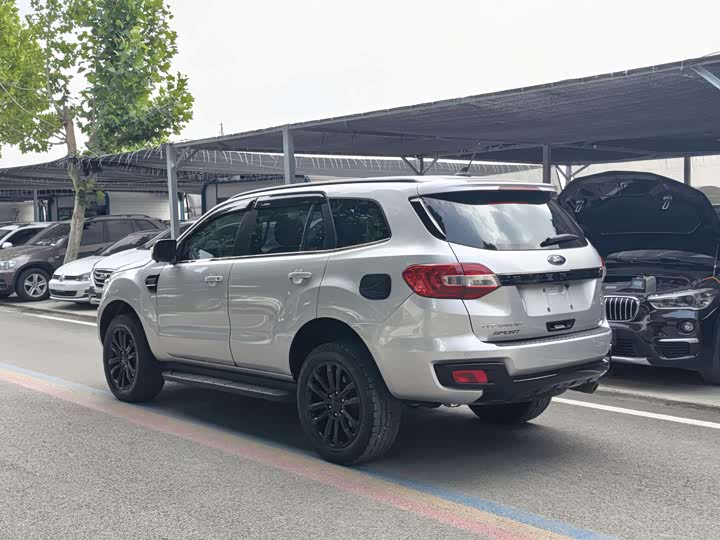 Ford Everest — фото 22