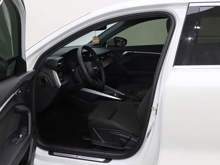 Audi A3 2022 Sportback 35 TFSI Sport — фото 7