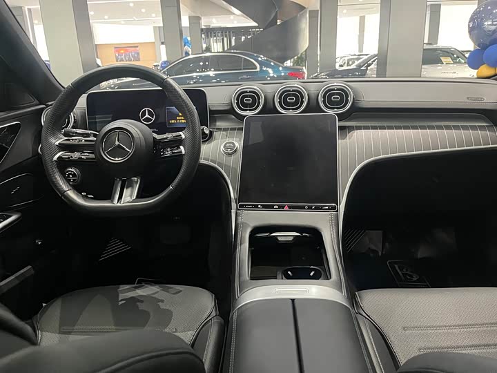 Mercedes-Benz C-Class 2023 C 260 L — фото 6