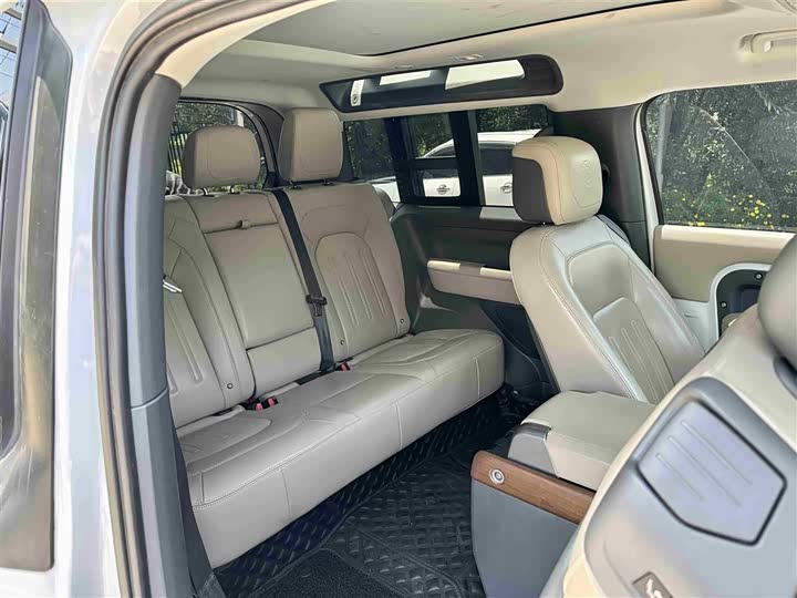 Land Rover Defender — фото 10
