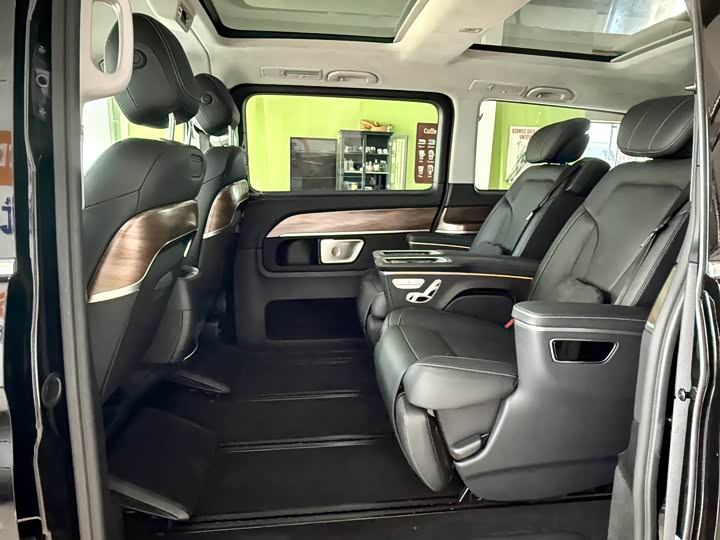 Mercedes-Benz V-Class 2022 V 260 L — фото 20