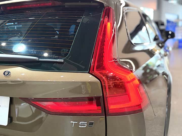 Volvo V90 2017 Cross Country T 5 AWD — фото 13