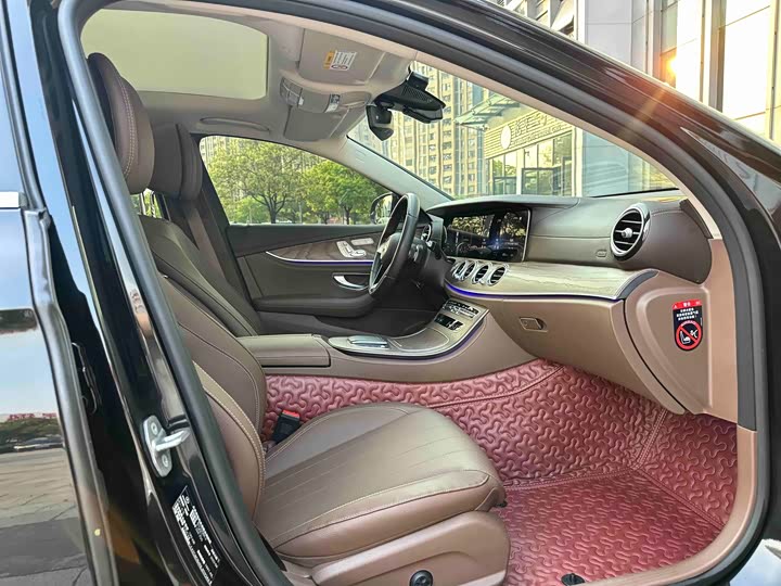 Mercedes-Benz E-Class 2022 E 300 L Luxury — фото 20