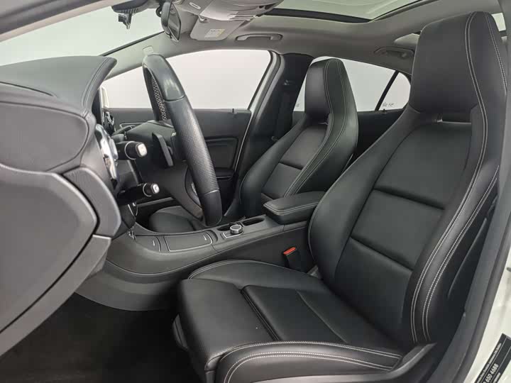 Mercedes-Benz GLA 2018 GLA 200 — фото 14