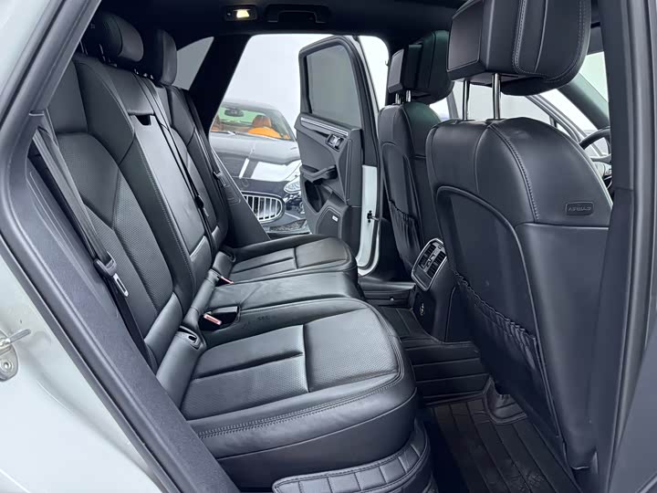 Porsche Macan 2022 Macan 2.0 T — фото 14