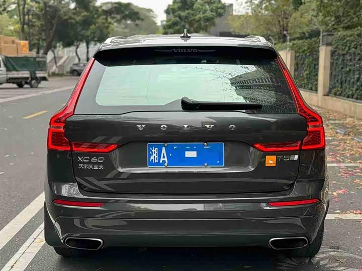 Volvo XC60 2018 T 5 4 WD — фото 5
