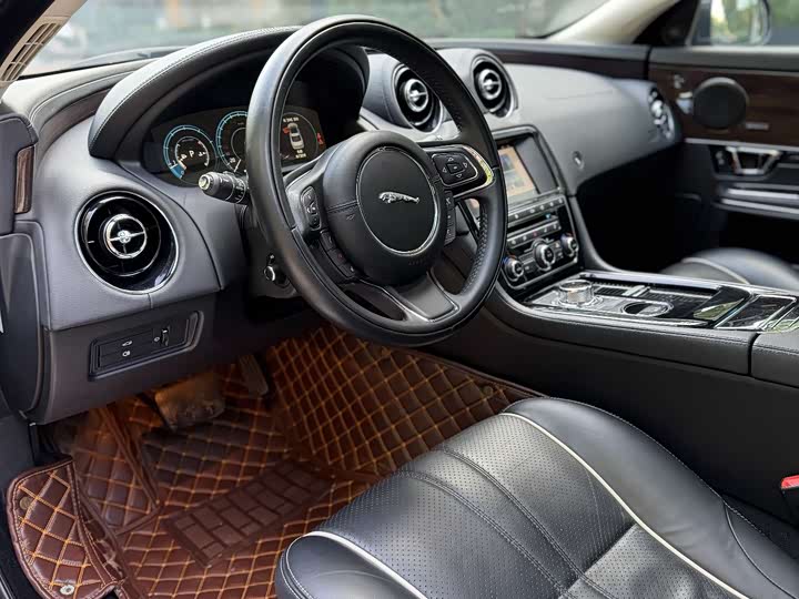 Jaguar XJ 2016 XJL 3.0 SC 4 WD — фото 12