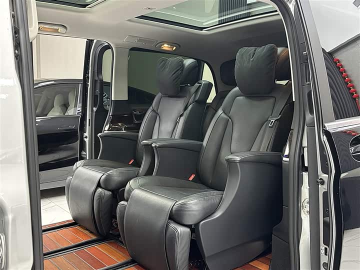Mercedes-Benz V-Class 2018 V 260 V — фото 17