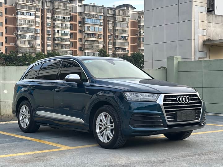 Audi Q7 2018 40 TFSI Comfort — фото 1
