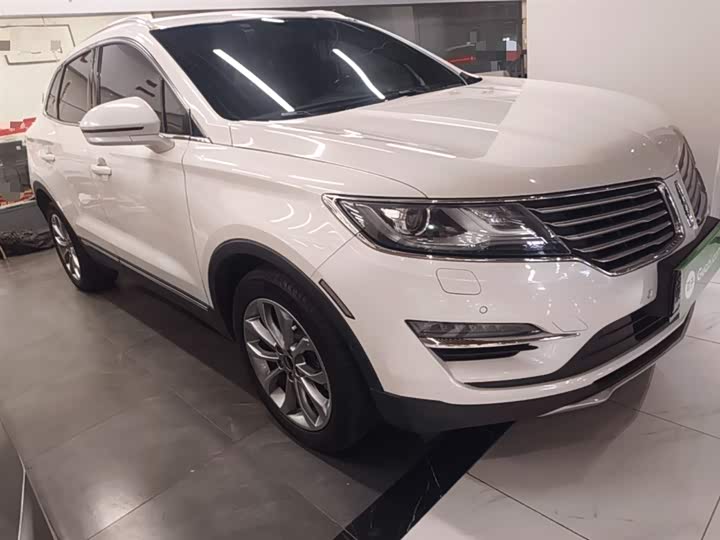 Lincoln MKC 2018 2.0 T 4 WD — фото 4
