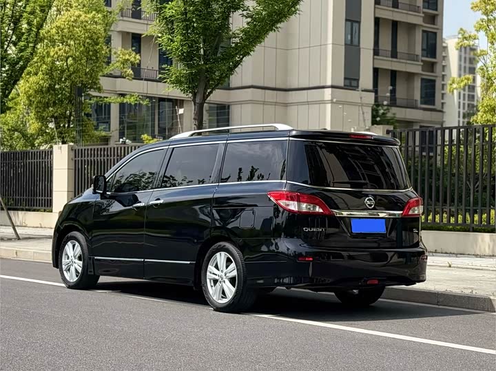 Nissan Quest — фото 4