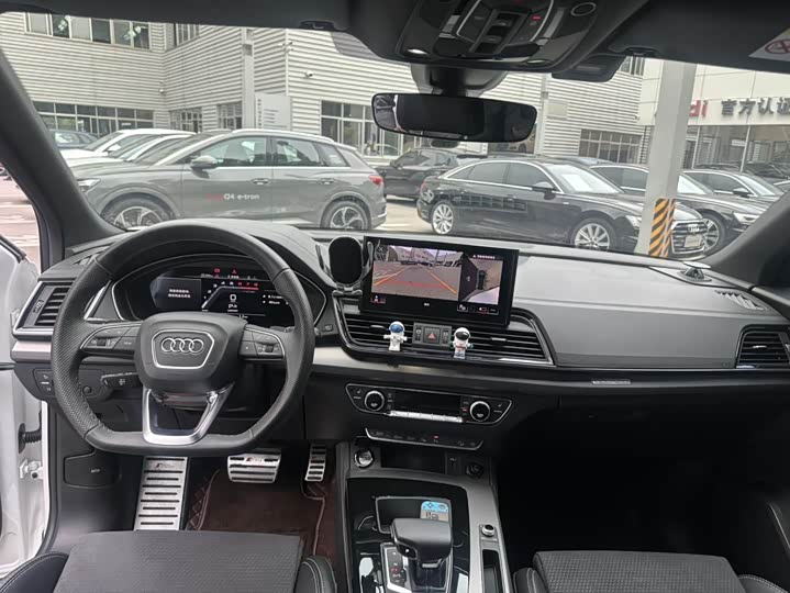 Audi Q5L Sportback 2021 40 TFSI Luxury — фото 21