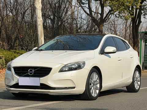 Volvo V40 2015 1.6 T — фото 18