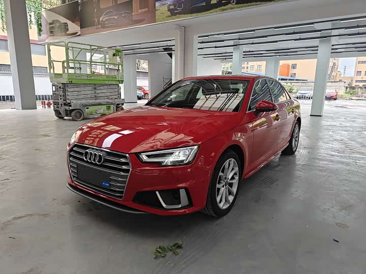 Audi A4L 2019 40 TFSI VI — фото 1