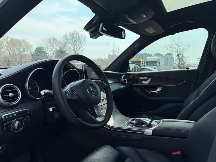 Mercedes-Benz GLC 2018 GLC 300 4 MATIC — фото 7