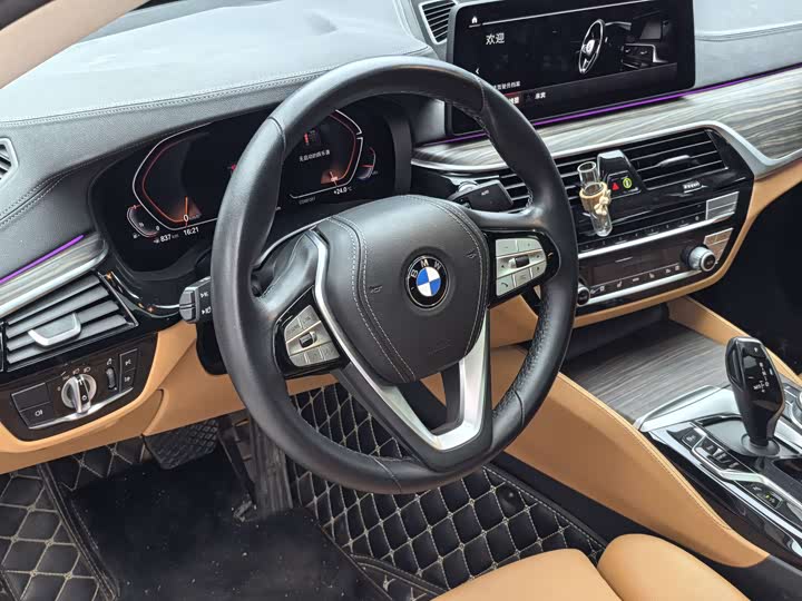 BMW 6-Series 2022 630i — фото 6