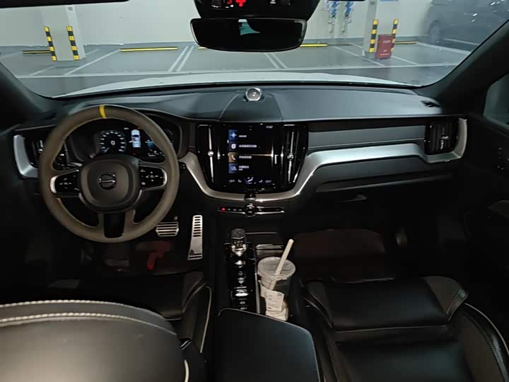 Volvo XC60 Hybrid 2021 T 8 E Hybrid — фото 10