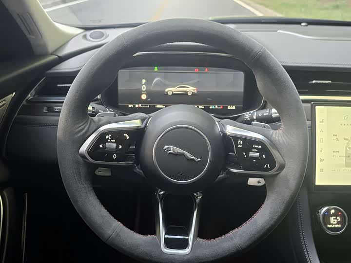 Jaguar XFL 2021 XFL 2.0 T P 250 2 WD — фото 10