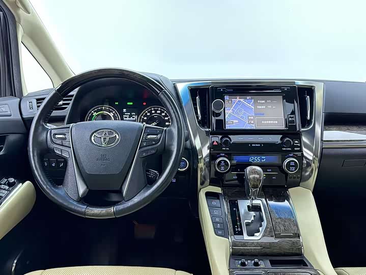 Toyota Vellfire — фото 9