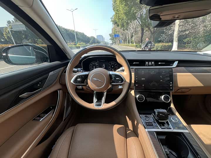 Jaguar XFL 2022 XFL 2.0 T P 250 2 WD — фото 8
