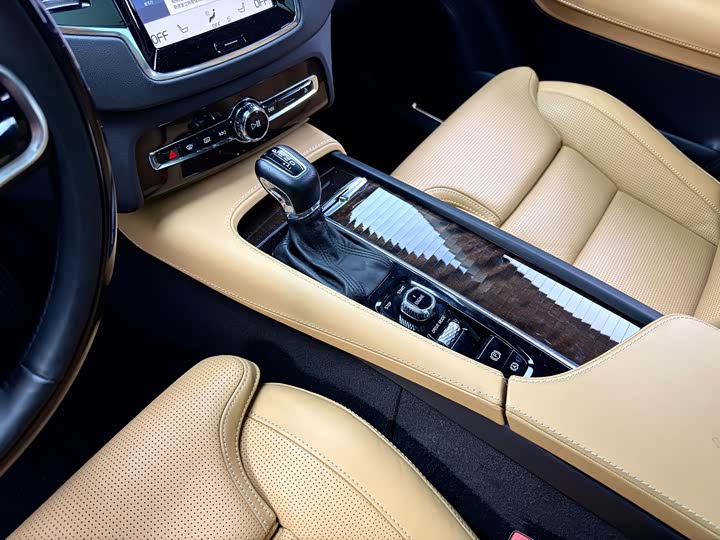 Volvo XC90 2015 T 6 7 — фото 10
