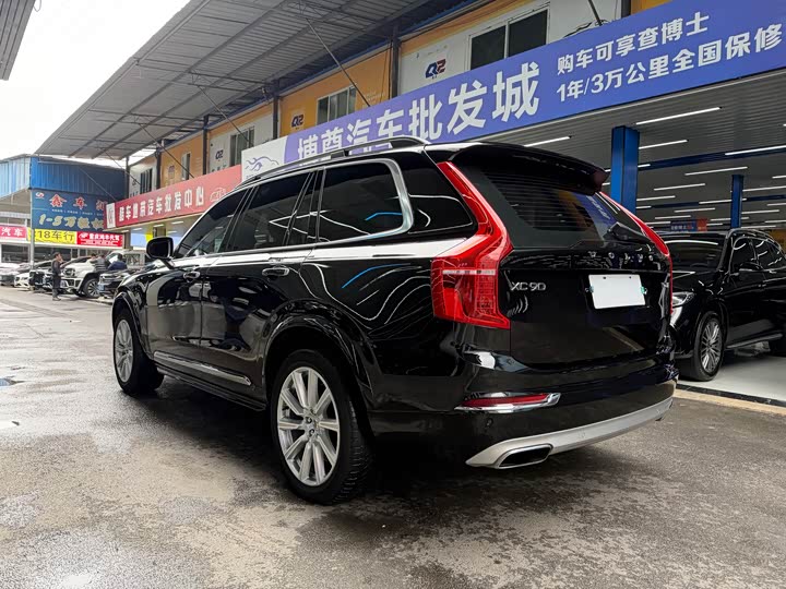 Volvo XC90 2018 T 6 7 — фото 23