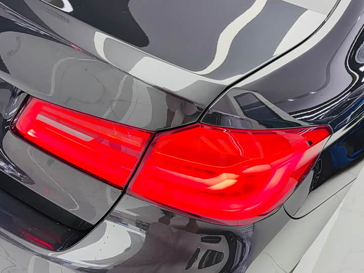 BMW 5 Series — фото 20