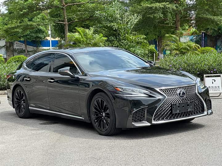 Lexus LS 2018 500h V — фото 4