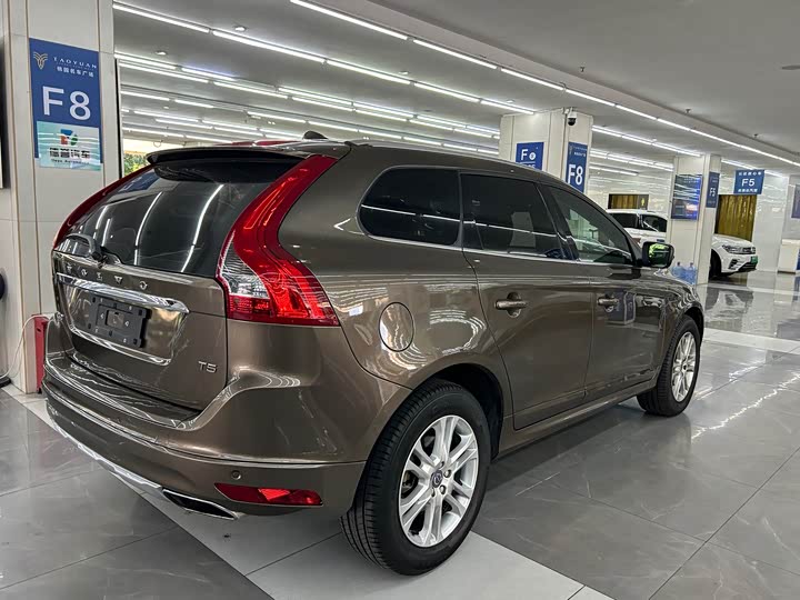 Volvo XC60 2015 T 5 — фото 6