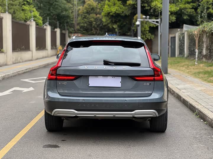 Volvo V90 2023 Cross Country B 5 AWD — фото 8