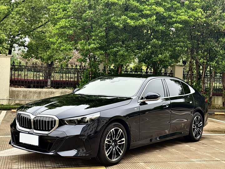 BMW 5 Series 525Li M спортпакет — фото 2