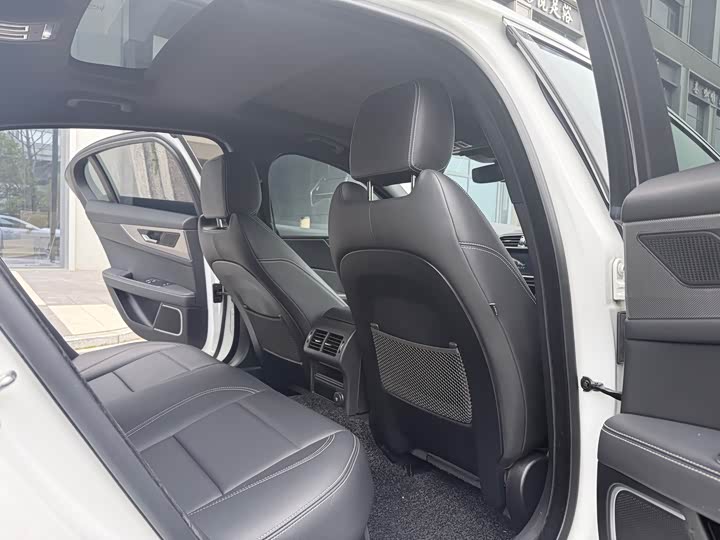 Jaguar XEL 2020 2.0 T 200 PS S — фото 8
