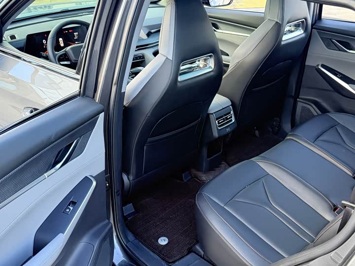 Changan CS75 PLUS 2022 1.5 T ATPremium — фото 8