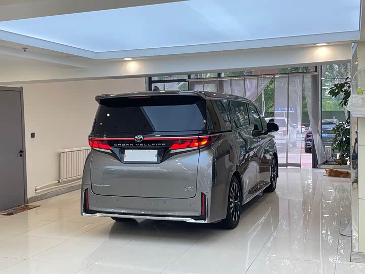Toyota Vellfire — фото 6