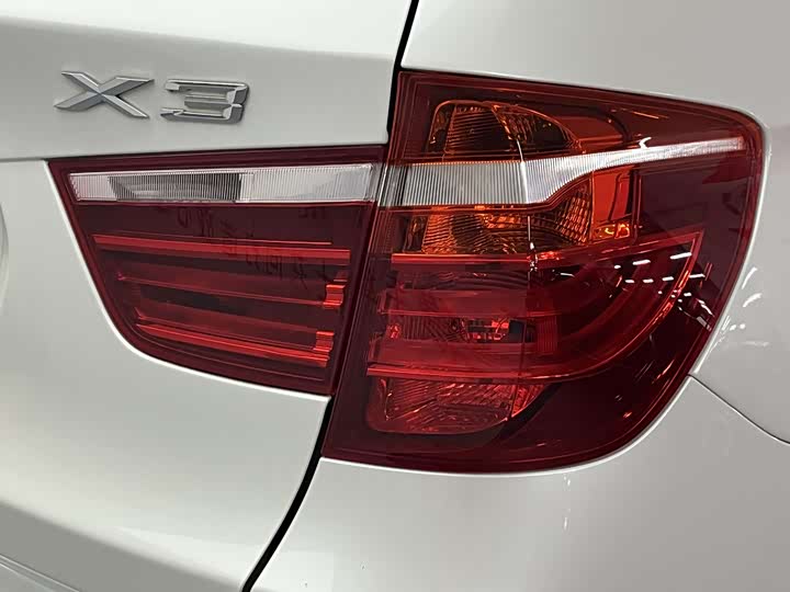 BMW X3 2016 s Drive 20i — фото 6