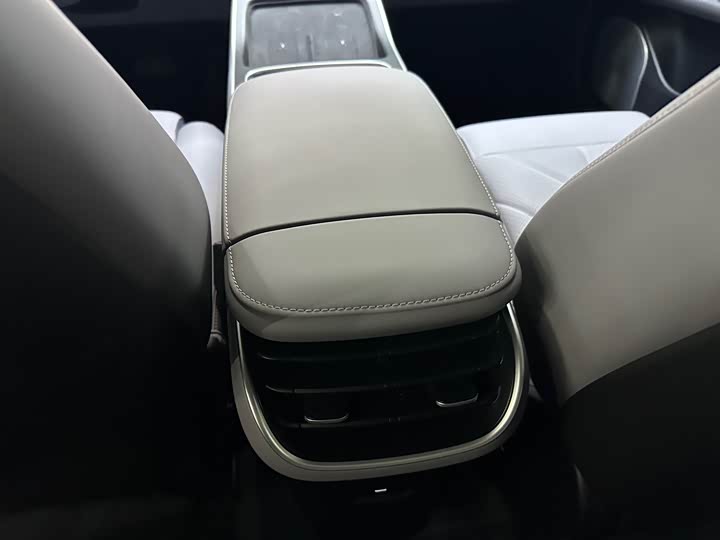 NIO ET5T 2025 75k Wh Touring — фото 16