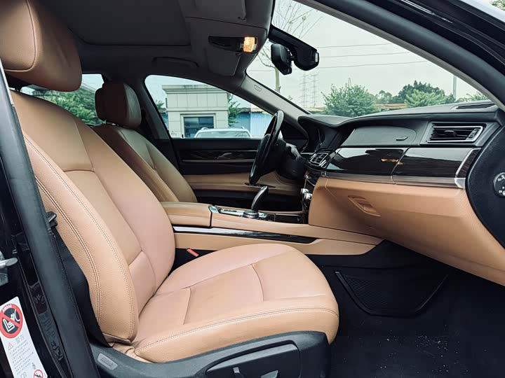 BMW 7-Series 2014 730 Li — фото 27