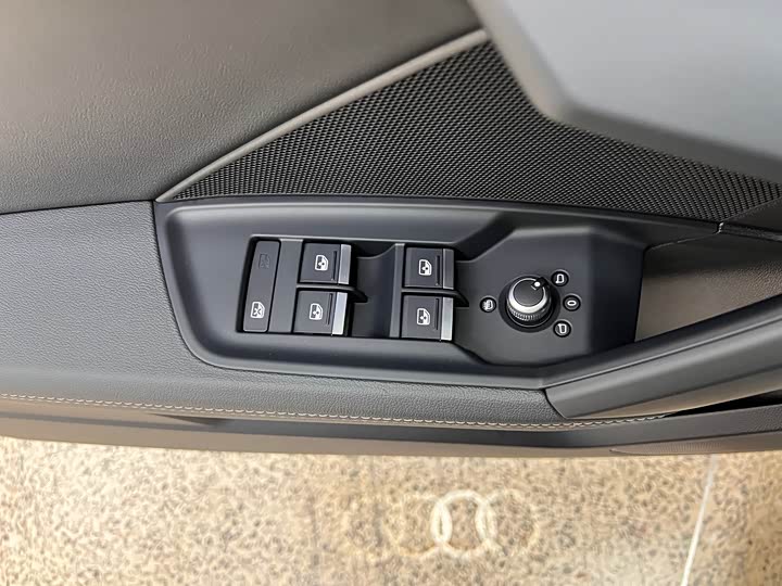 Audi A3 2023 Sportback 35 TFSI Sport — фото 13